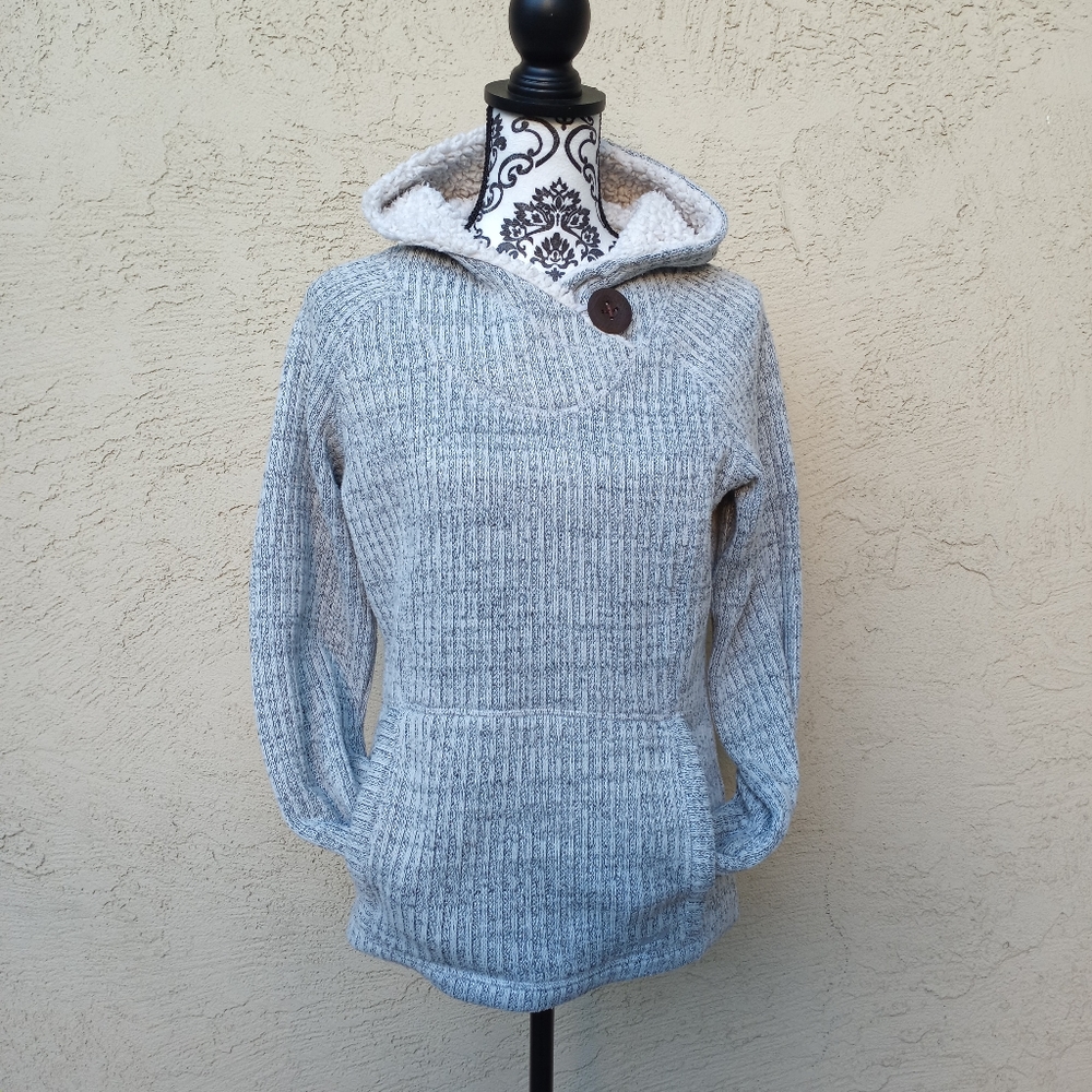 💜3/$13 Kőppen hooded sweater size M